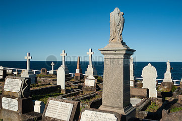Sydney  Australien  Graeber auf dem Waverley Cemetery Friedhof zwischen Bronte und Clovelly
