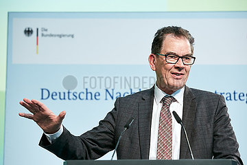 Berlin  Deutschland - Dr. Gerd Mueller  Bundesminister fuer wirtschaftliche Zusammenarbeit und Entwicklung.