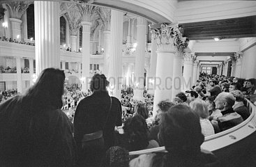 Friedensgebet in der Leipziger Nikolaikirche  Dezember 1989