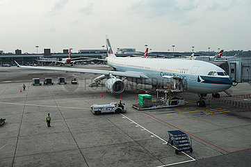 Singapur  Republik Singapur  A330 Passagierflugzeug der Cathay Pacific auf dem Flughafen Changi