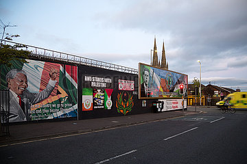 Grossbritannien  Nordirland  Belfast - Politische Wandmalereien  Falls Road  katholisches West Belfast