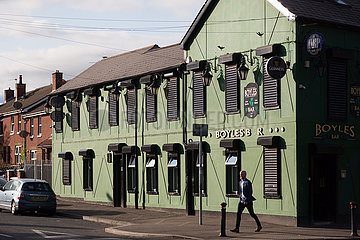Grossbritannien  Nordirland  Belfast - Irish Pub an der Falls Road  katholisches West Belfast