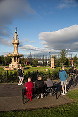 Grossbritannien  Nordirland  Belfast - Jugendliche  Dunville Park an der Falls Road  katholisches West Belfast