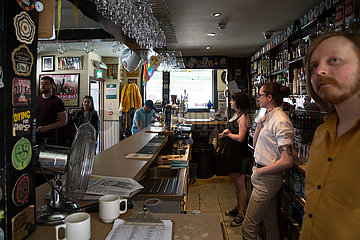 Grossbritannien  Nordirland  Belfast - Das Irish Pub Sunflower im Stadtzentrum