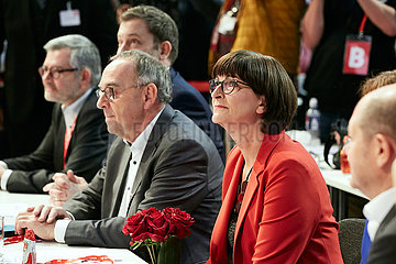 Berlin  Deutschland - Saskia Esken nach Verkuendung des Wahlergebnisses zum Parteivorsitz beim Bundesparteitag der SPD.