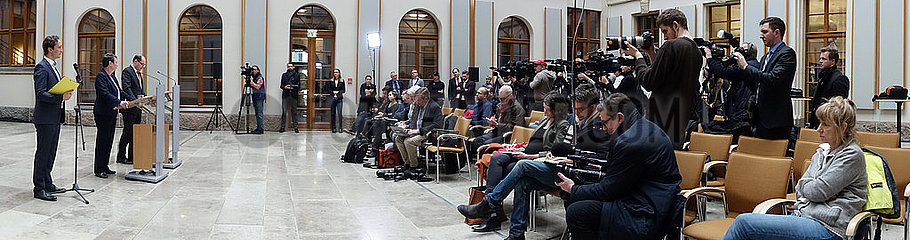 Berlin  Deutschland  Journalisten bei einer Pressekonferenz