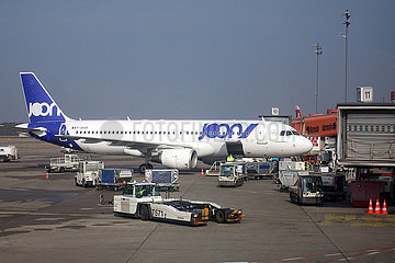 Berlin  Deutschland  Airbus A320 der Fluggesellschaft Joon auf dem Vorfeld des Flughafen Berlin-Tegel