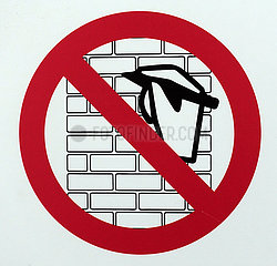 Dubai  Vereinigte Arabische Emirate  Schild - Bemalen der Wand verboten -