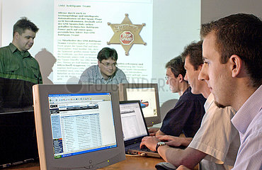 AntiSpam-Team bei der Firma GMX  2003