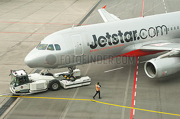 Singapur  Republik Singapur  A320 Passagierflugzeug der Jetstar Airways auf dem Flughafen Changi
