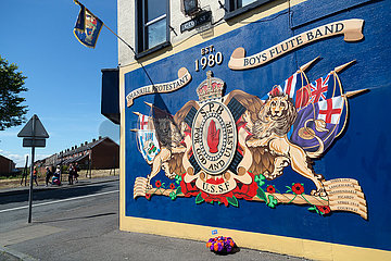 Grossbritannien  Belfast - Wandbild mit Bezug zu Ulster-Einheiten der Britischen Armee im 1. Weltkrieg  Shankill Road  protestantischer Teil von West Belfast