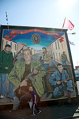 Grossbritannien  Belfast - protestantisches Wandbild  Shankill Road  protestantischer Teil von West Belfast