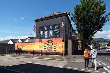 Grossbritannien  Belfast - Wandbild des Red Hand Commando  Shankill Road  protestantischer Teil von West Belfast