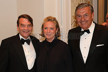 Hamburg  Deutschland  Eugen Andreas Wahler  Rechtsanwalt (links) und Michael Behrendt  Unternehmer mit Ehefrau Cornelia