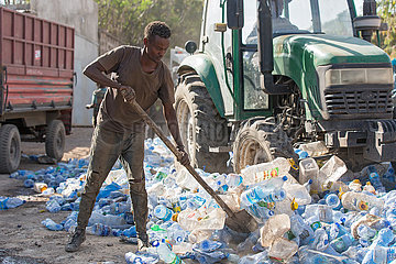 Adama  Oromiyaa  Aethiopien - Plastikflaschen  Muellverwertung