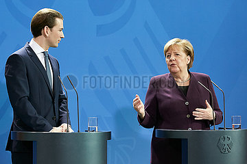 Berlin  Deutschland - Bundeskanzlerin Angela Merkel und der Bundeskanzler Oesterreichs Sebastian Kurz.