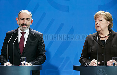 Berlin  Deutschland - Nikol Paschinjan  Ministerpraesident der Republik Armenien und Bundeskanzlerin Angela Merkel.