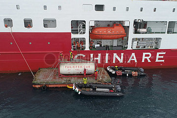 (EyesonSci)CHINA-XUELONG 2-ANTARCTIC EXPEDITION-THE GREAT WALL STATION-UNLOADING