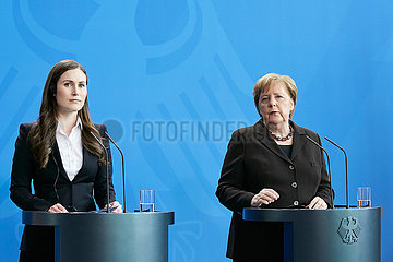 Berlin  Deutschland - Sanna Marin  Ministerpraesidentin der Republik Finnland und Bundeskanzlerin Angela Merkel.