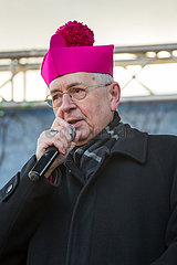 Polen  Poznan - Erzbischof von Posen Stanislaw Gadecki am Dreikoenigstag  der am Alten Markt begangen wird