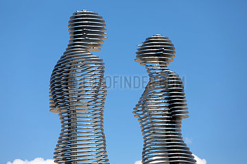 Batumi  Georgien  Skulptur Ali und Nino von Tamara Kwesitadse