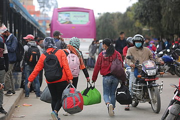 NEPAL-KATHMANDU-Fernverkehr