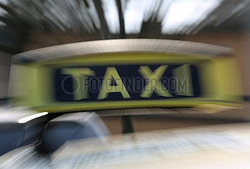 Berlin  Deutschland  Symbolfoto: Taxi