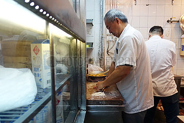 Hongkong  China  Koeche bereiten Essen zu