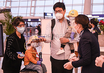 CHINA-HUBEI-WUHAN-OUTBOUND Reisebeschränkungen-LIFTING (CN)