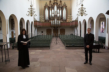 Deutschland  Bremen - Wegen Coronakrise Messe ohne Glauebige in der evangelischen St. Ansgarii Kirche