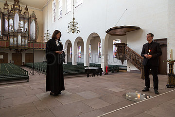 Deutschland  Bremen - Wegen Coronakrise Messe ohne Glauebige in der evangelischen St. Ansgarii Kirche