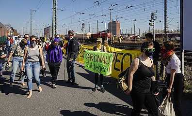 Anti Atomkraft Demonstration gegen Atommuelltransport aus Gronau  Muenster  Nordrhein-Westfalen  Deutschland
