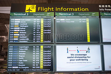 Singapur  Republik Singapur  Fluginformation in der Abflughalle des Terminal 3 am Flughafen Changi