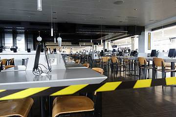 Minneapolis  USA  Auswirkungen der Coronapandemie: geschlossene Gastronomie im Terminal des Flughafen