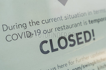 Hinweis auf die Schliessung einer eines Restaurants aufgrund der Corona Pandemie