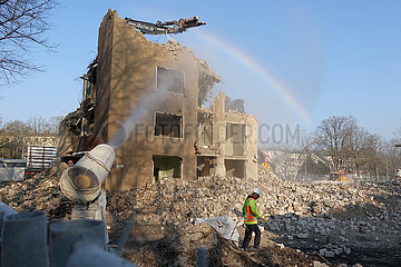 Berlin  Deutschland  Wohnhaus wird abgerissen