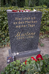 Dietrich  Marlene - Grab in Berlin Schoeneberg