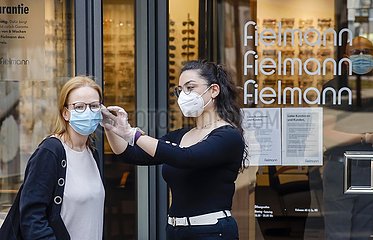 Maskenpflicht in NRW  Essen  Nordrhein-Westfalen  Deutschland