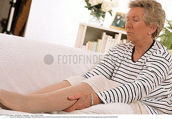 DOULEUR JAMBE 3EME AGE LEG PAIN IN AN ELDERLY PERSON