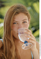 SOIF FEMME THIRSTY WOMAN
