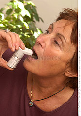 ASTHME 3EME AGE ASTHMA  ELDERLY PERSON