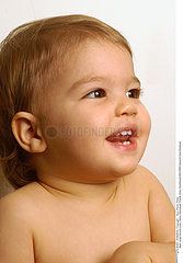 PORTRAIT ENFANT -5ANS RIRE PORTRAIT CHILD UNDER 5 LAUGHING
