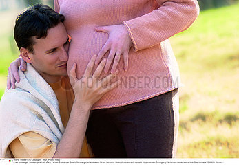 FEMME ENCEINTE COUPLE PREGNANT WOMAN & MAN