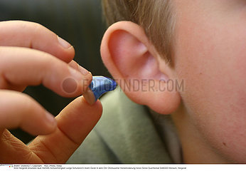 SURDITE PROTHESE HEARING AID