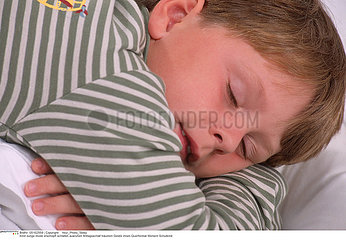 SOMMEIL ENFANT!!CHILD SLEEPING