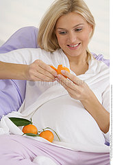 FEMME ENCEINTE ALIMENTATION!!PREGNANT WOMAN EATING