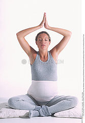 FEMME ENCEINTE RELAXATION!!PREGNANT WOMAN RELAXING