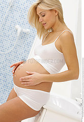 FEMME ENCEINTE SOINS!!PREGNANT WOMAN  CARE