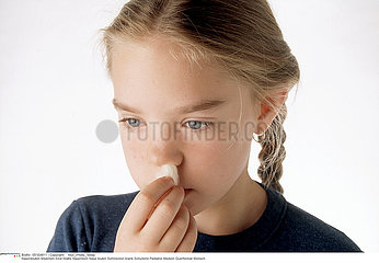 EPISTAXIS ENFANT!!CHILD WITH NOSEBLEED