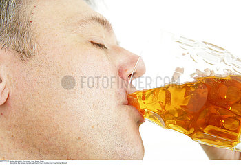 BOISSON HOMME!!MAN DRINKING